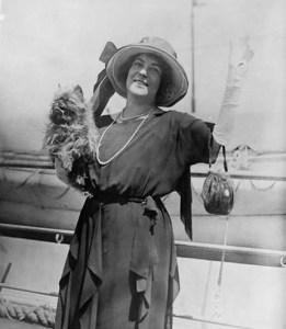 Frances_Alda_and_dog